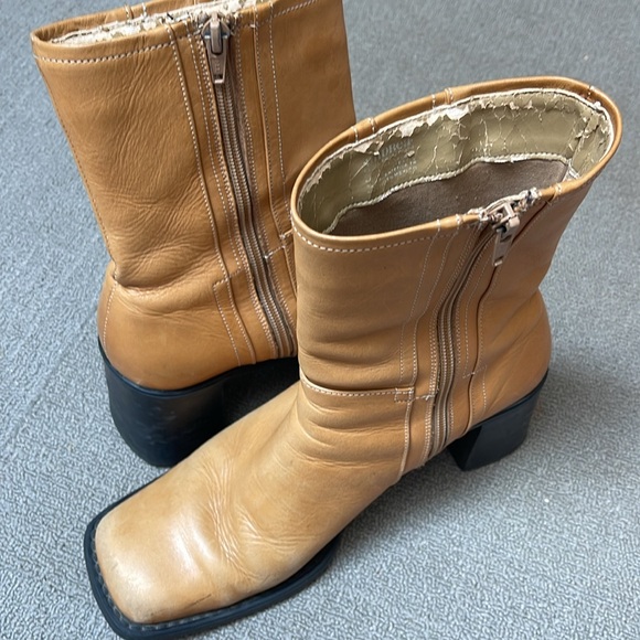 Vintage Y2K italian leather camel tone square toe heeled boots size 9.5 - Picture 6 of 8